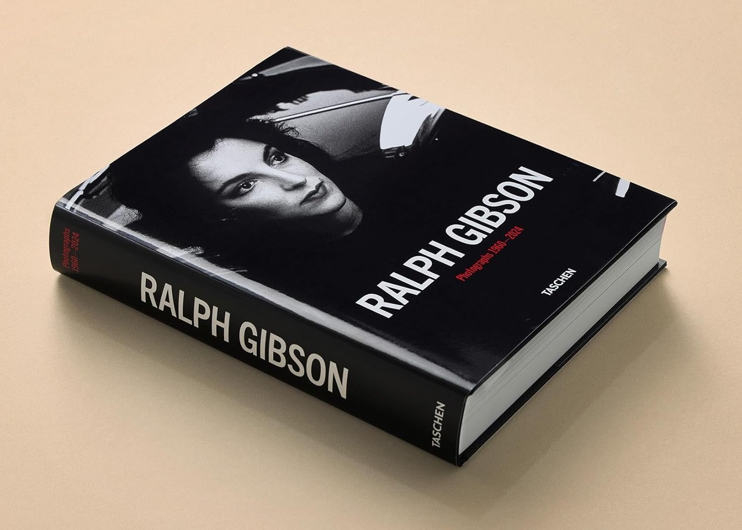  کتاب تاشن Ralph Gibson. Photographs 1960–2024 