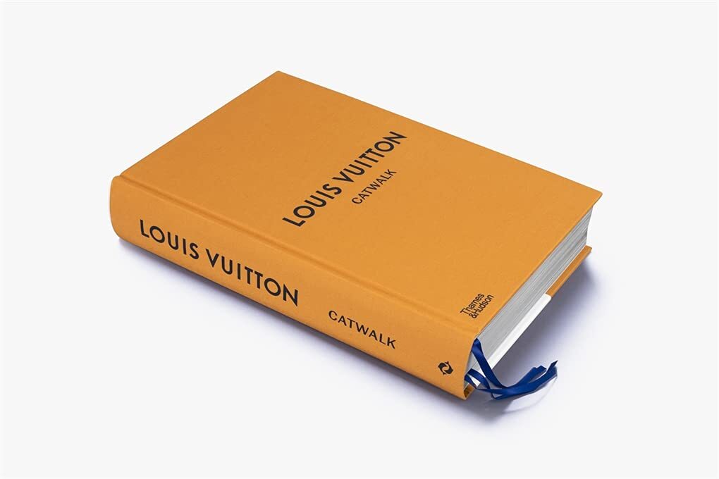  کتاب Louis Vuitton CATWALK 