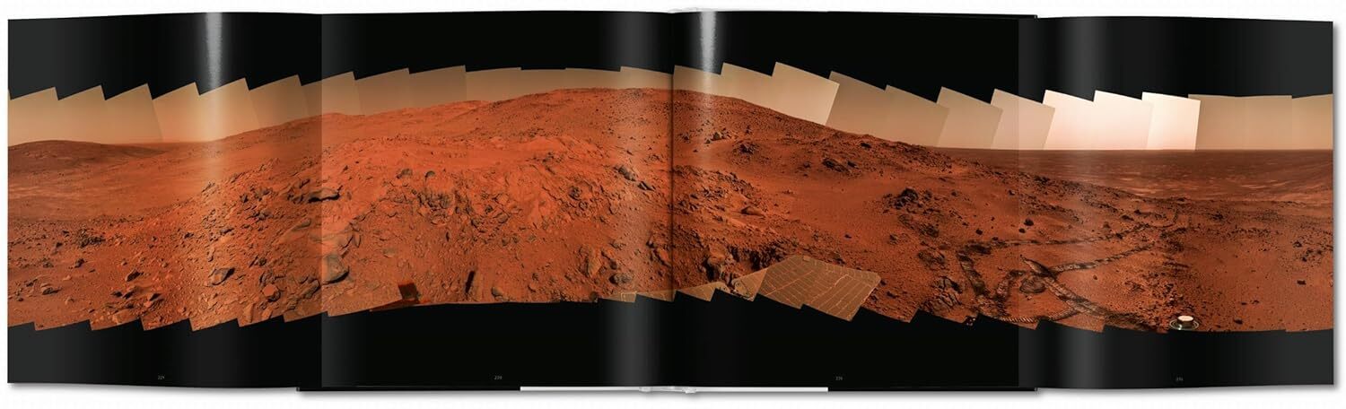  کتاب تاشن Mars. Photographs from the NASA Archives 