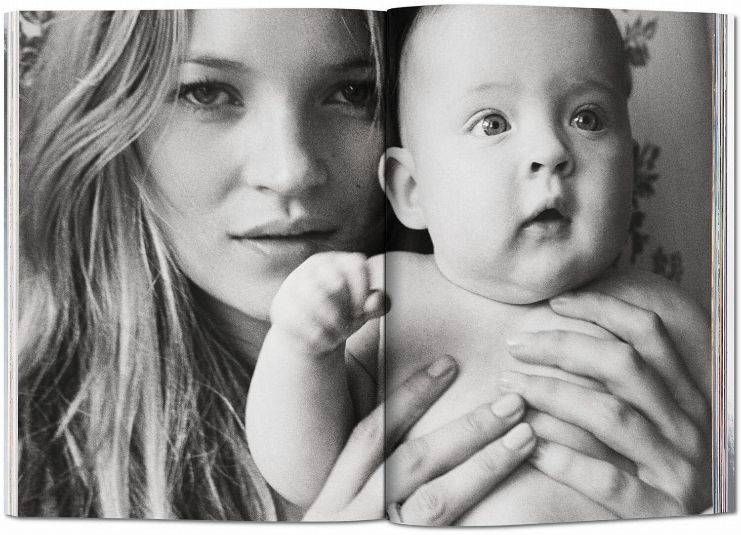  کتاب تاشن Kate Moss by Mario Testino 