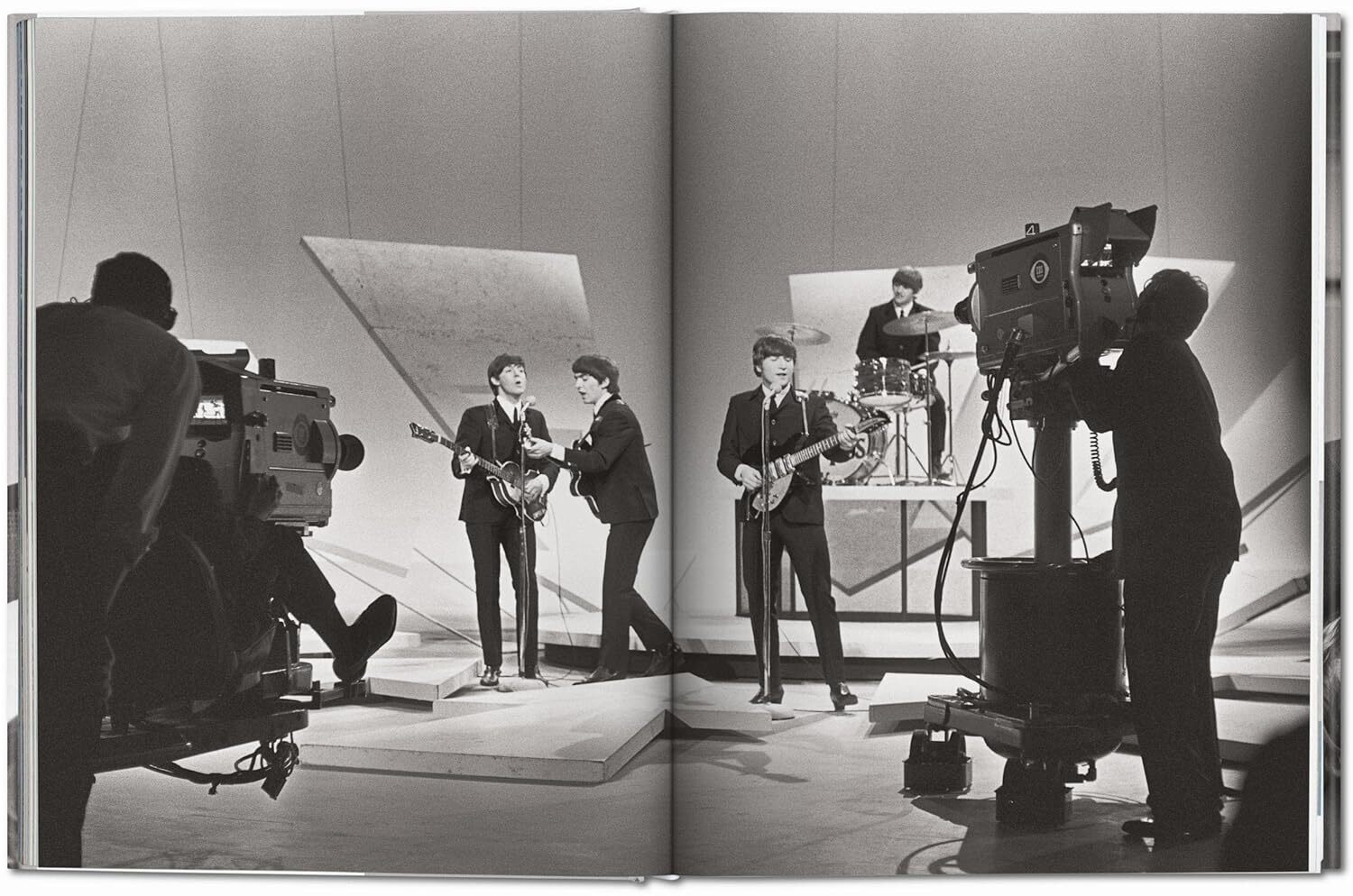  کتاب تاشن Harry Benson. The Beatles 