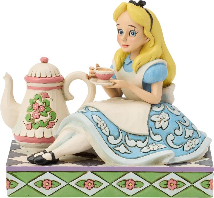 مجسمه دیزنی مدل آلیس کنار قوری 